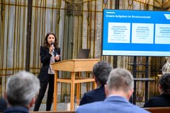  Impulsvortrag zu der Vermarktung von Gewerbegebieten von Anne Eberhardt, NRW.Global Business. 